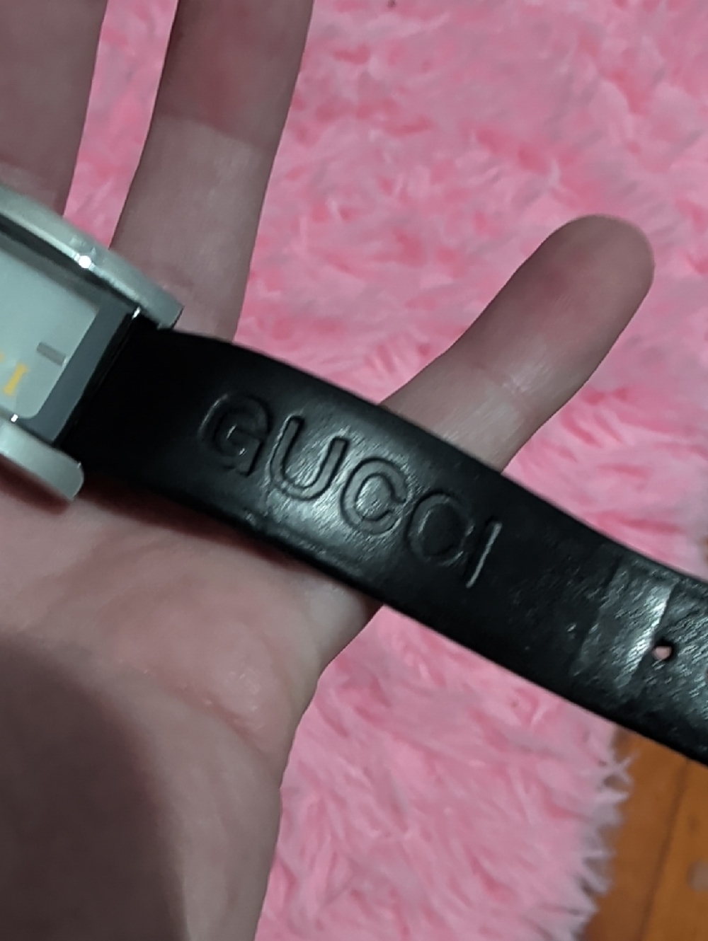 Vintage Gucci Tank Watch - Silver/Grey Dial - Black Genuine Leather - Picture 8 of 11